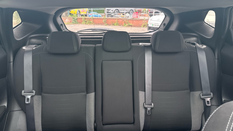 Nissan Qashqai 1.2 DiG-T N-Connecta 5dr Petrol Hatchback